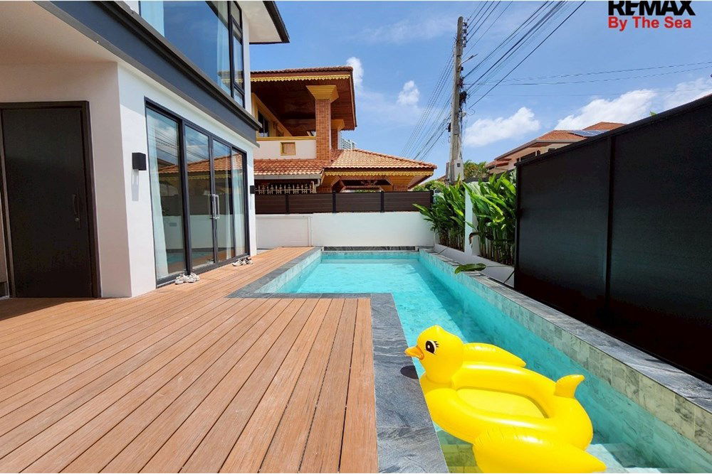 รูป [920611001-368] "วิลล่าหรูใจกลางพัทยา พร้อมสระส่วนตัว" - รูปที่ 11/55