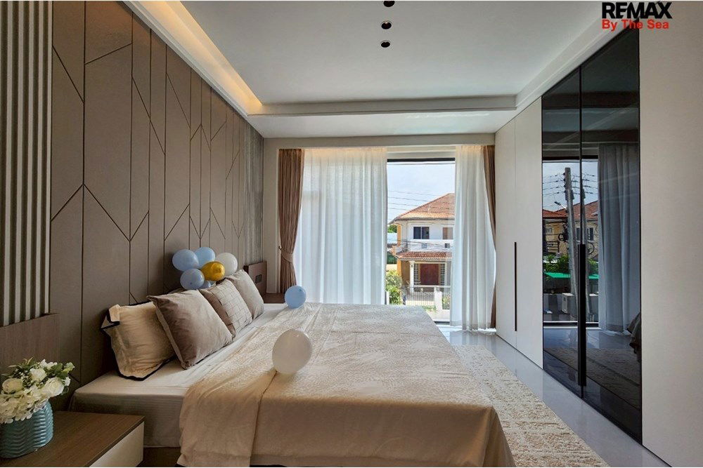 รูป [920611001-368] "วิลล่าหรูใจกลางพัทยา พร้อมสระส่วนตัว" - รูปที่ 43/55