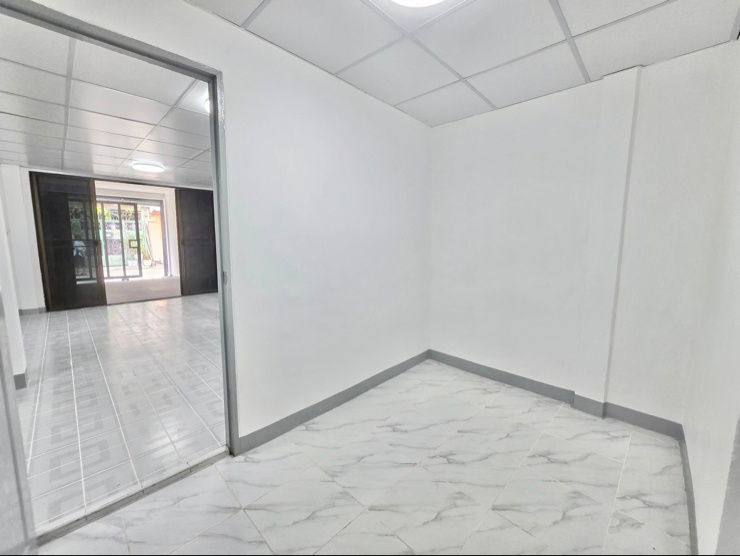 รูป ให้เช่าทาวน์โฮม 2 ชั้น อยู่ซอยประชาราษฏร์บำเพ็ญ 16แยก3 แขวงห้วยขวาง - รูปที่ 5/8