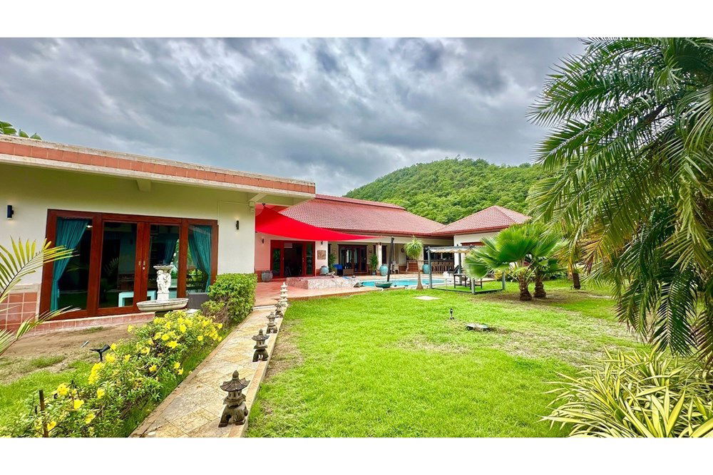 รูป [920011003-108] บ้านหรูหรา 5 ห้องนอนพร้อมสระว่ายน้ำส่วนตัว - รูปที่ 42/46