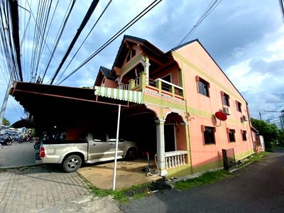 Twin houses for sale Phuket : 2-storey corner house (Koh Kaeo Subdistrict, Mueang District, Phuket Province)