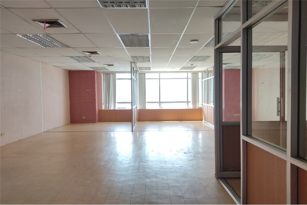 รูป [920271003-770] Office Space near BTS Surasak - รูปที่ 5/7