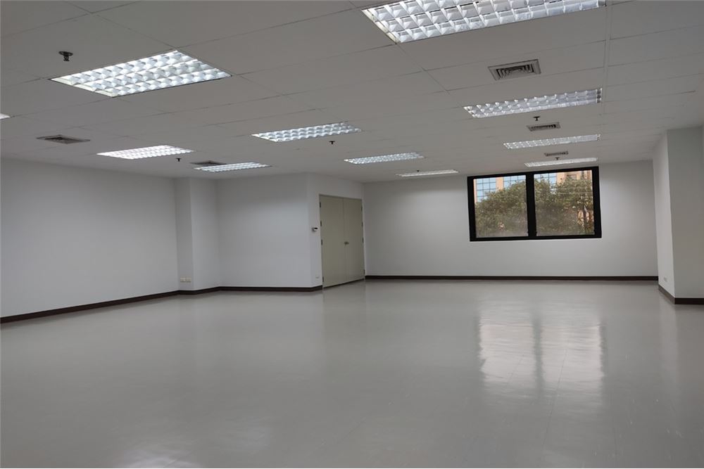 รูป [920271003-569] Office Space near BTS Surasak - รูปที่ 12/15