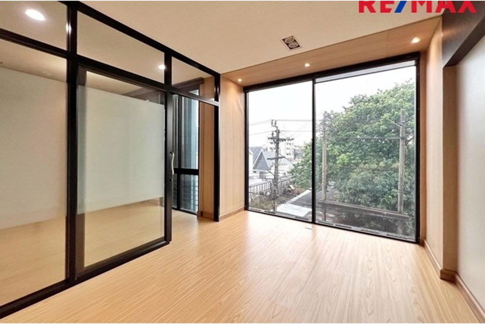 รูป [920091001-1046] ขาย โฮมออฟฟิศหรู 4 ชั้น THE FRONT ลาดพร้าว-รัชดา - รูปที่ 44/80