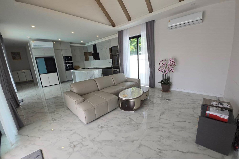 picture [920011003-113] Luxury 4-Bed Oasis with Scenic Views in Hua Hin - 28/46