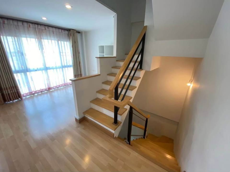 รูป HR2983ให้เช่าทาวน์โฮม 3 ชั้น โครงการลุมพินี ทาวน์ วิลล์ ศรีนครินทร์ – แบริ่งเดินทางสะดวกเพียง 100 เมตร จากรถไฟฟ้า MRTศรีแบริ่ง - รูปที่ 8/11