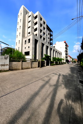 สำนักงาน เขตประเวศ : ขายออฟฟิต สำนักงาน อาคาร 7 ชั้น พร้อมโกดัง ทำเลทอง ซอยศรีนครินทร์42 ใกล้รถไฟฟ้าสถานีสวนหลวงร.9