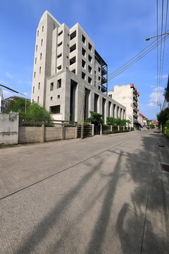 ขายออฟฟิต สำนักงาน อาคาร 7 ชั้น พร้อมโกดัง ทำเลทอง ซอยศรีนครินทร์42 ใกล้รถไฟฟ้าสถานีสวนหลวงร.9