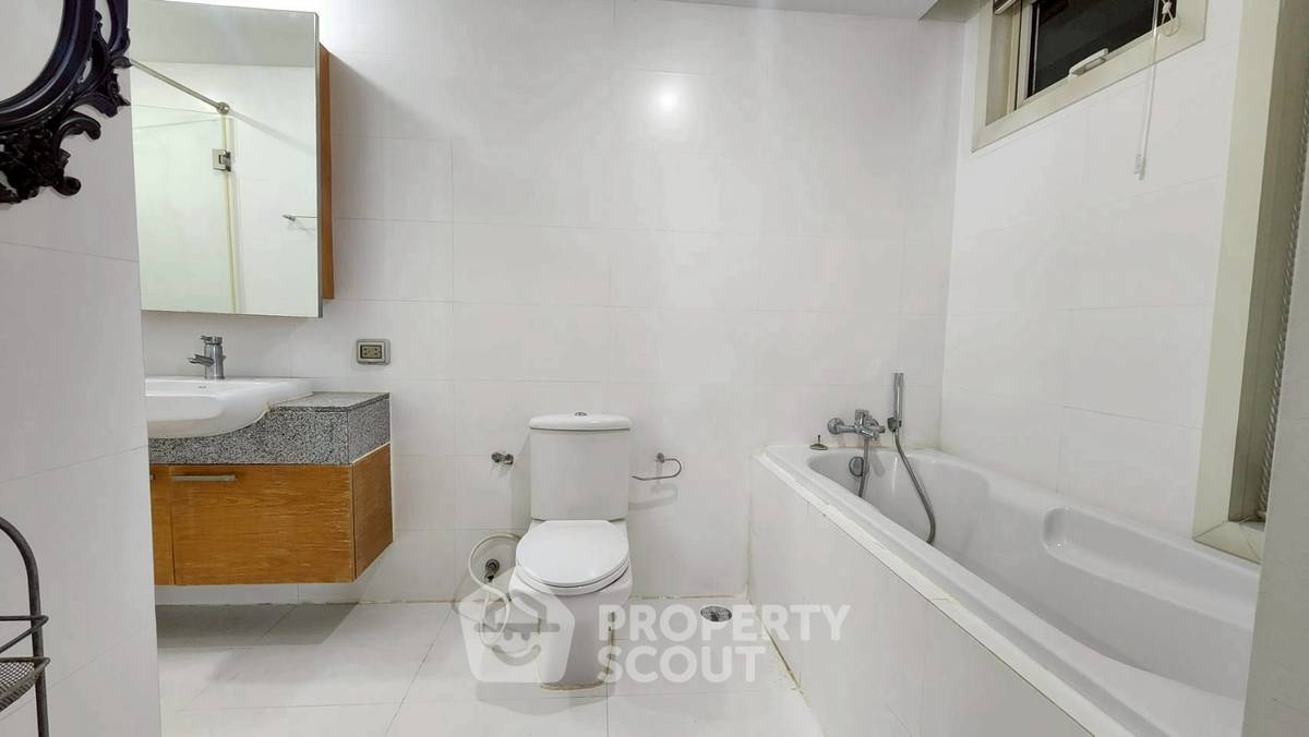 รูป คอนโด 1-ห้องนอน ที่ แมนฮัตตัน ชิดลม ใกล้ BTS ชิดลม (ID 2429817) - รูปที่ 1/7