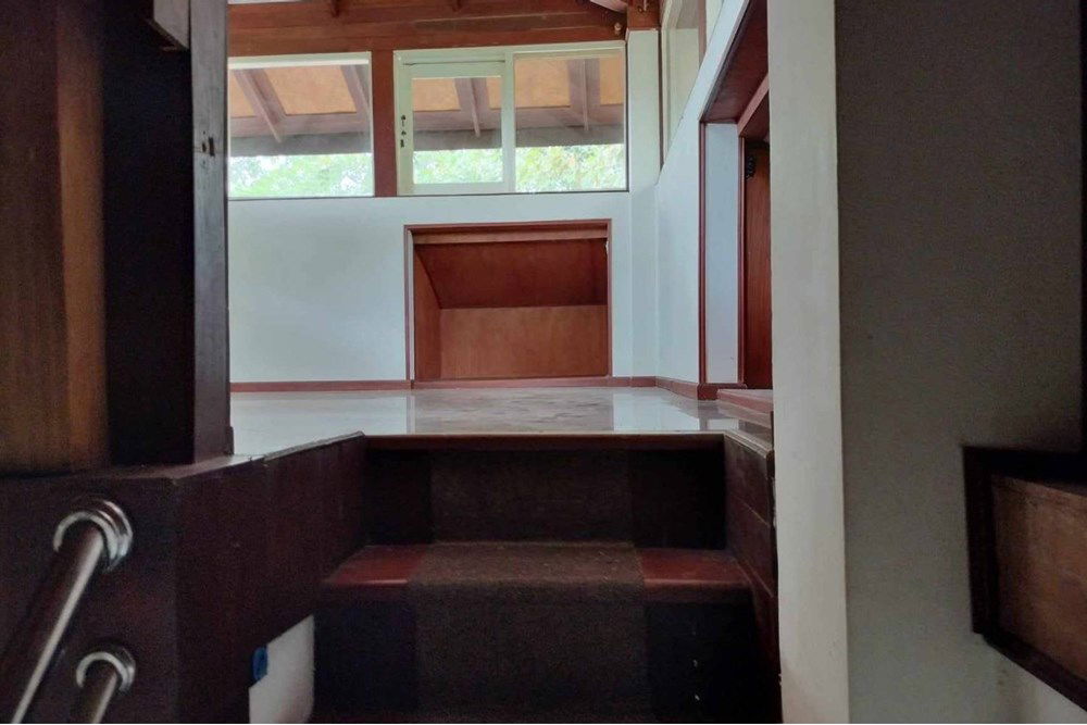 รูป [920121052-58] House at Angthong hillside For sale as it is - รูปที่ 11/20