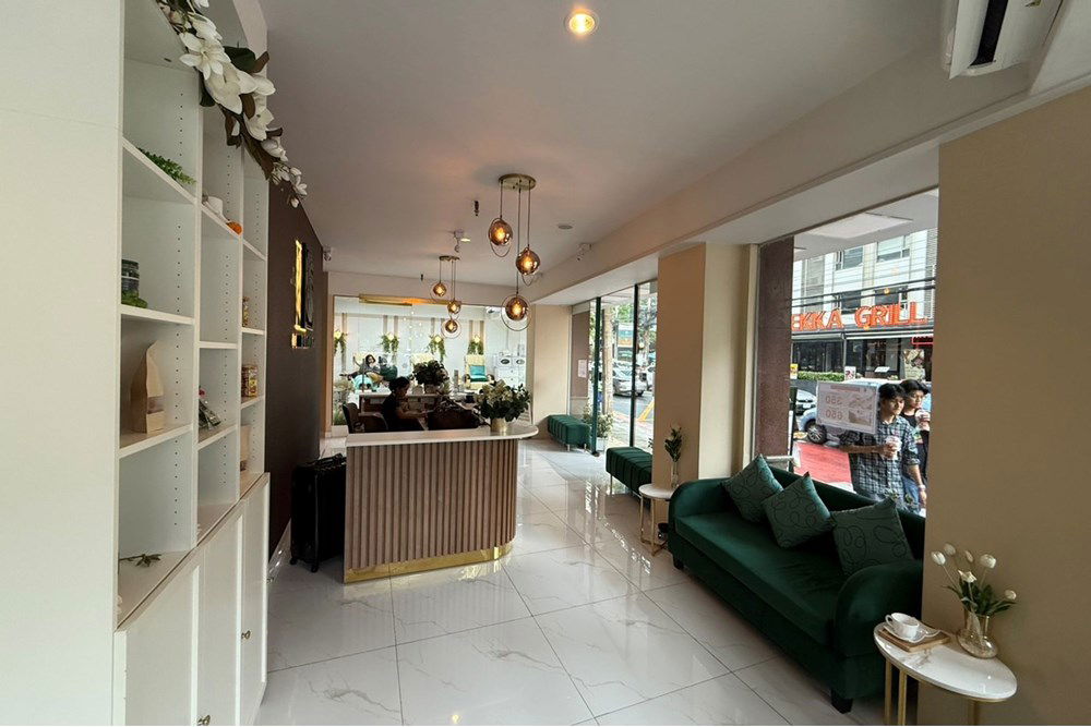 รูป [920271002-304] เซ้งกิจการร้านนวด ทำเล็บ ต่อขนตา แวกซ์ พร้อมดำเนินกิจการ ทำเลทอง สีลม - รูปที่ 3/14