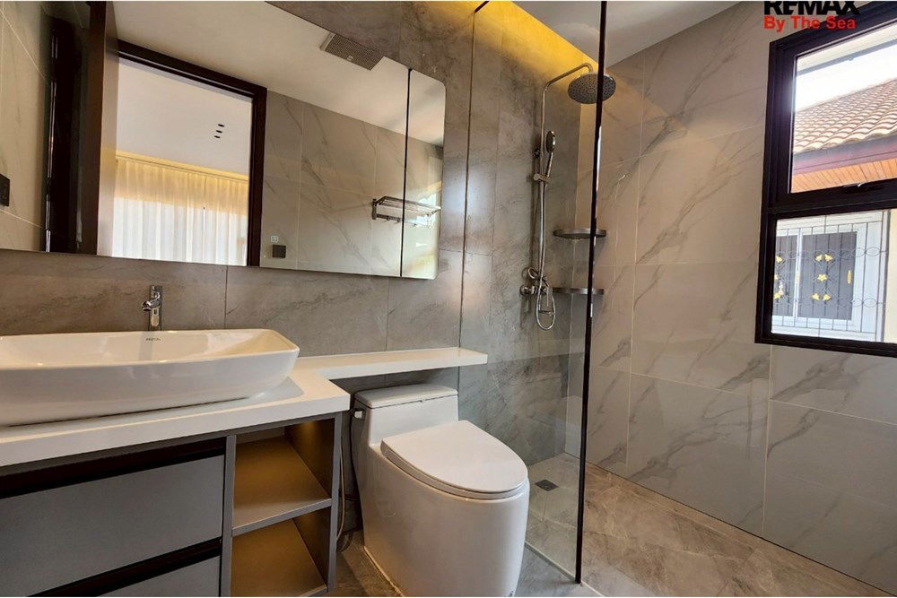 รูป [920611001-368] "วิลล่าหรูใจกลางพัทยา พร้อมสระส่วนตัว" - รูปที่ 33/55