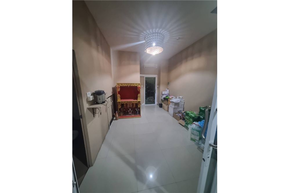 รูป [92001012-108] ขายอาคารพาณิชย์ เนื้อที่ 20.8ตรว. ต.บ้านสวน ชลบุรี - รูปที่ 27/28