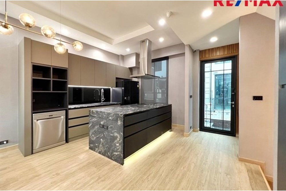 รูป [920091001-1046] ขาย โฮมออฟฟิศหรู 4 ชั้น THE FRONT ลาดพร้าว-รัชดา - รูปที่ 12/80