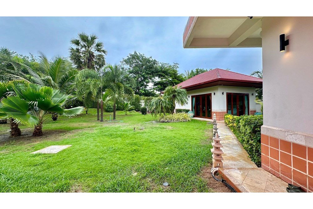 รูป [920011003-108] บ้านหรูหรา 5 ห้องนอนพร้อมสระว่ายน้ำส่วนตัว - รูปที่ 12/46