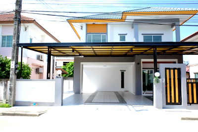 บ้านเดี่ยว BTS คูคต : บ้านเดี่ยวหนองจอก มิตรไมตรี หมู่บ้านเปี่ยมภิรมย์  ทำเลต้นซอย บ้าน4 ห้องนอน 68.7 ตรว. นัดชมบ้าน 085-318-6868 คุณวา