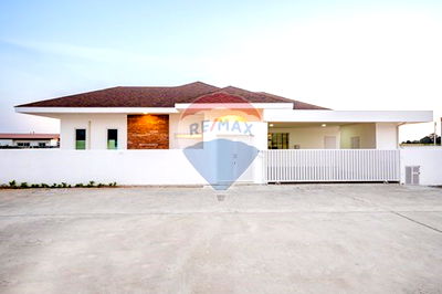 บ้านเดี่ยว ปราณบุรี ประจวบคีรีขันธ์ : [920011003-122] บ้านหรูปราณบุรี 164 ตร.ม. พร้อมสระและวิวเขา