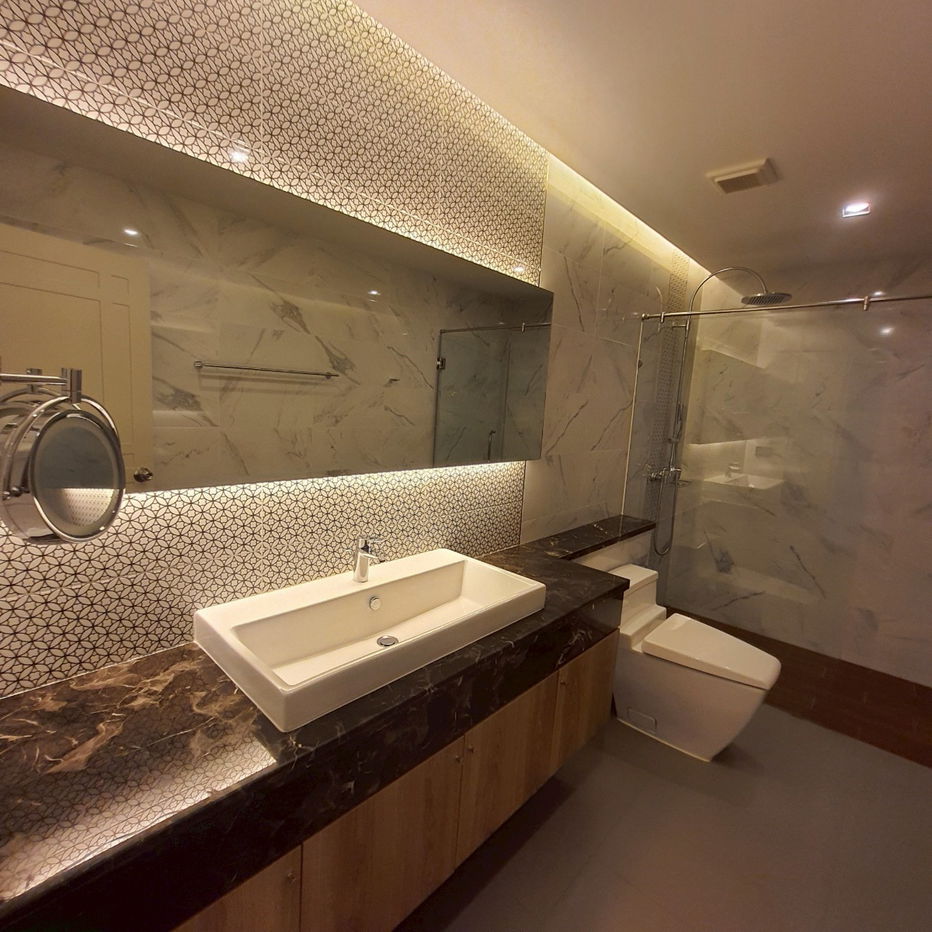 picture LB006 Luxury 2-Storey Penthouse Duplex at The Four Wings Residence Srinakarin with Panoramic City Views on the Top Floor - 13/15