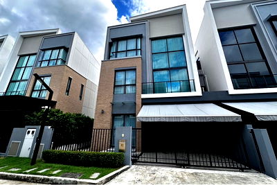 เช่าทาวน์โฮม พัฒนาการ 32 : [920071083-66] Spacious Townhouse in Suan Luang with Pool & Gym