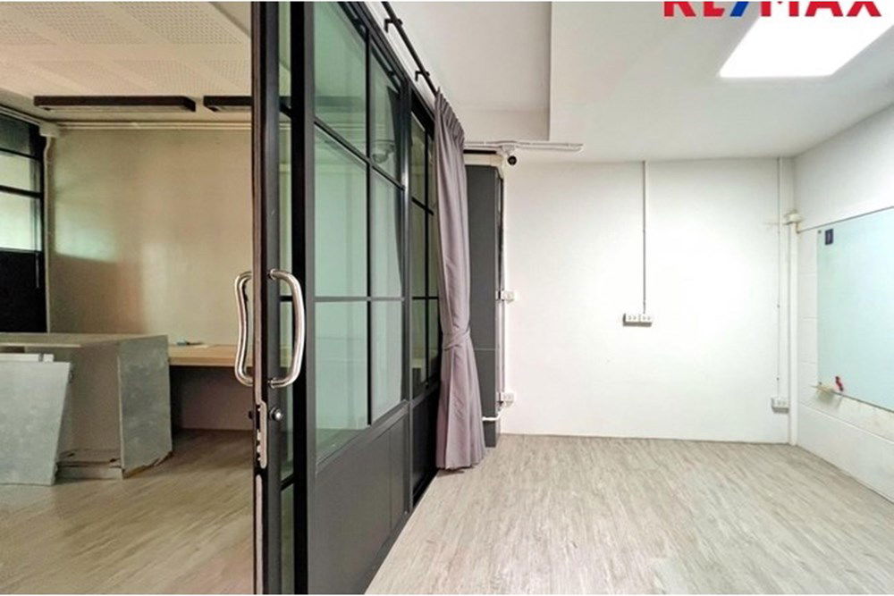 รูป [920091001-1046] ขาย โฮมออฟฟิศหรู 4 ชั้น THE FRONT ลาดพร้าว-รัชดา - รูปที่ 72/80