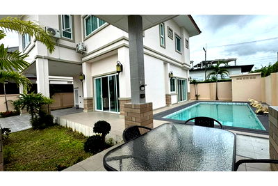 Houses for rent Bang Lamung Chonburi : [920471004-998] Stunning Baan Dusit Garden Pool Villa for Rent