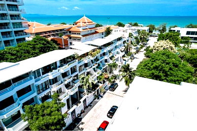 ทาวน์โฮม ชลบุรี : [920471004-896] ทาวน์เฮาส์ 8 ห้องนอนริมชายหาดสำหรับขาย