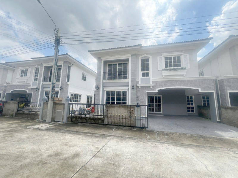 บ้านเดี่ยวให้เช่า : ให้เช่าบ้าน 4 ห้องนอน 3 ห้องน้ำ โครงการ โกลเด้น นีโอ แจ้งวัฒนะ เมืองทอง