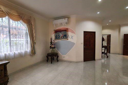 picture [920311045-58] House for rent Convinant to International school Regent Pattaya - 30/58