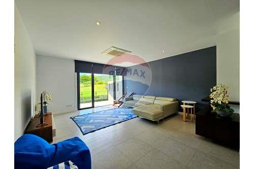 picture [920601001-225] Black mountain Townhouse, Great Golf Course View, - 8/43