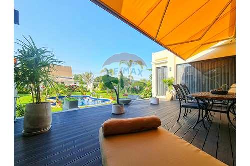รูป [920601001-62] Brand New Villa Luxury Modern Thai Design in Sam Phra Ya For Sale - รูปที่ 17/41