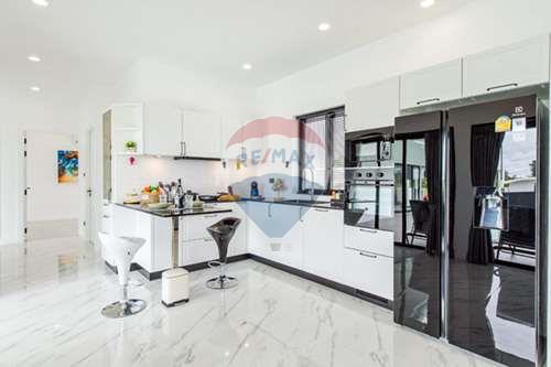 picture [920601001-38] 3 Bed 2 Bath Pool Villa in Hua Hin Soi 112 For Sale - 29/47