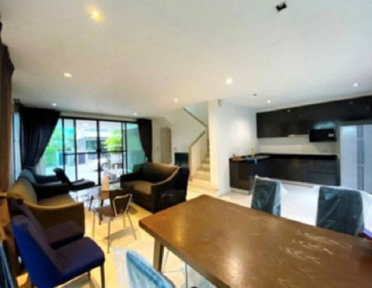 รูป ให้เช่า บ้านเดี่ยว 3 ชั้น หมู่บ้าน เอคิว อาร์เบอร์ สวนหลวง ร.9 – พัฒนาการ ซอยเฉลิมพระเกียรติ ร9 ซอย 48 / อยู่อาศัย / Chinese Welcome - รูปที่ 2/17