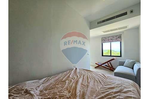 picture [920601001-225] Black mountain Townhouse, Great Golf Course View, - 30/43