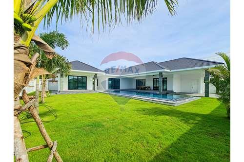 picture [920601001-37] 4 Bed 4 Bath Brand New Modern Luxury Villa in Hua Hin Soi 70 For Sale - 2/43