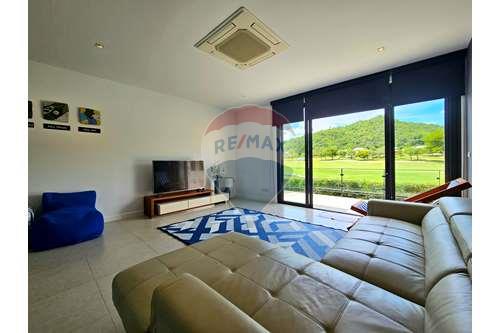 picture [920601001-225] Black mountain Townhouse, Great Golf Course View, - 11/43