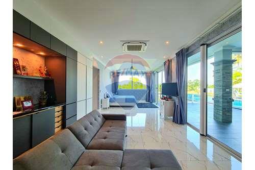 รูป [920601001-58] 5 Bed 6 Bath Luxury Private Pool Villa in Hua Hin, Thap Tai For Sale - รูปที่ 15/20