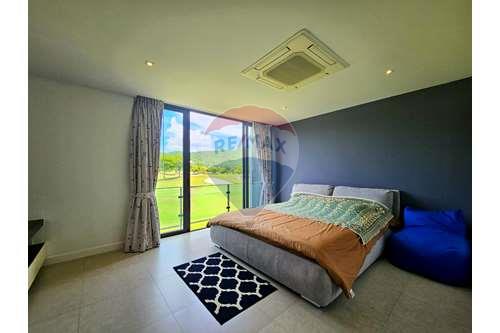 picture [920601001-225] Black mountain Townhouse, Great Golf Course View, - 21/43