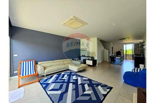 picture [920601001-225] Black mountain Townhouse, Great Golf Course View, - 9/43