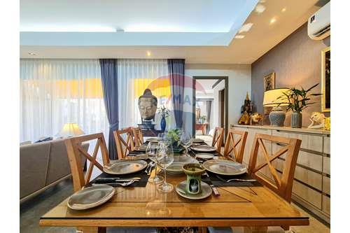 รูป [920601001-62] Brand New Villa Luxury Modern Thai Design in Sam Phra Ya For Sale - รูปที่ 22/41