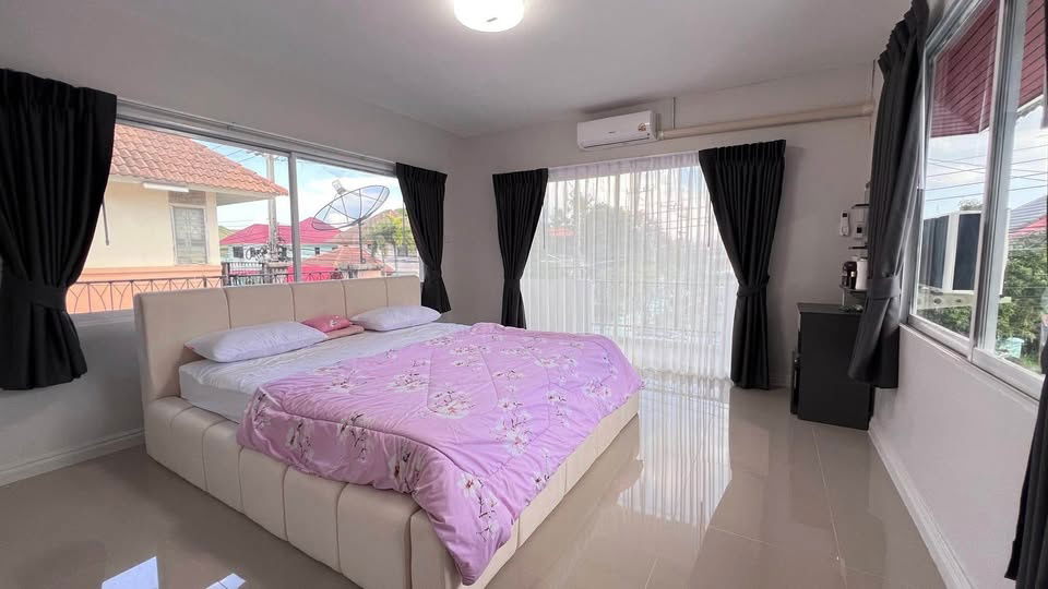 รูป HR2990ให้เช่าบ้านเดี่ยว หมู่บ้านเดอะวิลเลจ บางแสน ใกล้หาดบางแสน เฟอร์ครบพร้อมอยู่ บรรยากาศเงียบสงบ - รูปที่ 14/16