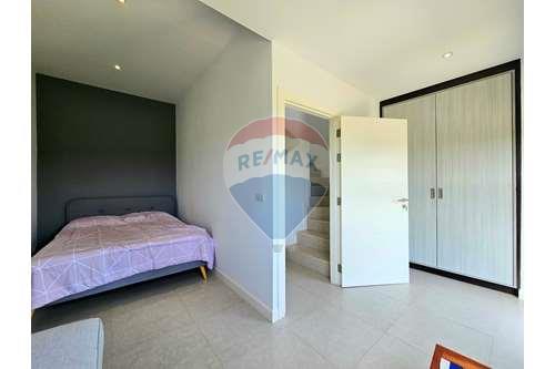 picture [920601001-225] Black mountain Townhouse, Great Golf Course View, - 28/43