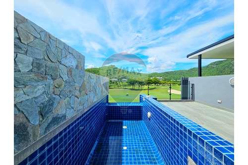 picture [920601001-225] Black mountain Townhouse, Great Golf Course View, - 39/43