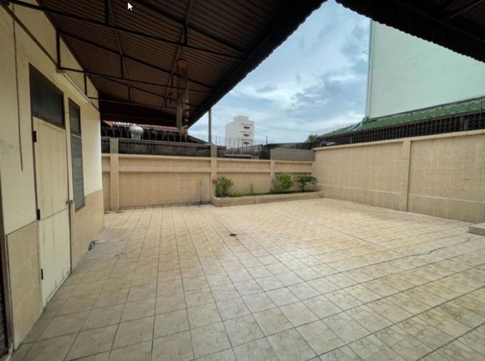 6-bed house for rent, 90 sq wah, Bangkok Yai