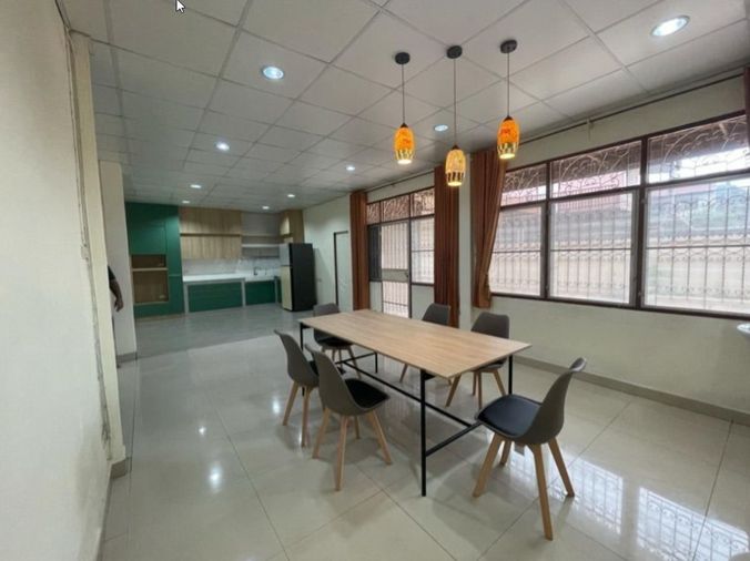 6-bed house for rent, 90 sq wah, Bangkok Yai