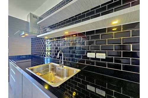 picture [920601001-225] Black mountain Townhouse, Great Golf Course View, - 13/43