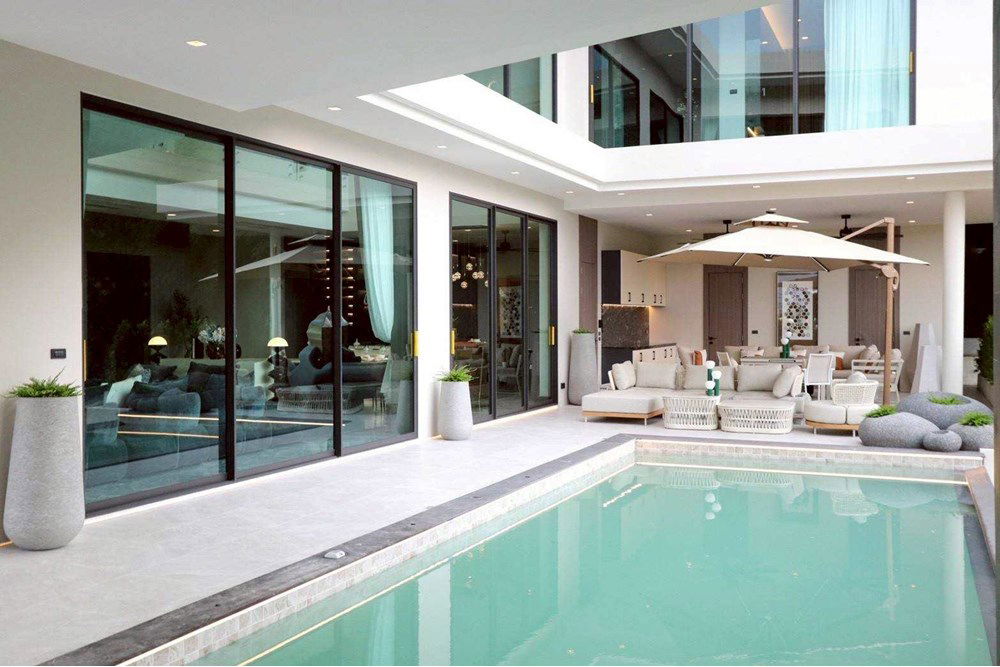 รูป [920311043-29] วิลล่าหรูหรา 3 ชั้น ใหม่เอี่ยม ใจกลางเขาพระตำหนัก พัทยา - รูปที่ 4/21