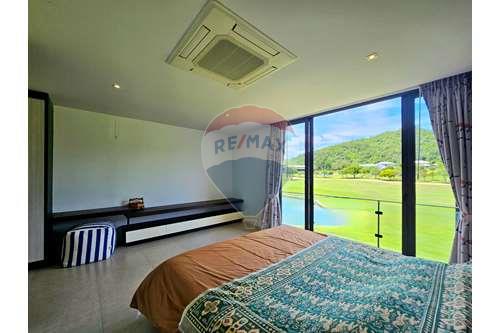 picture [920601001-225] Black mountain Townhouse, Great Golf Course View, - 23/43