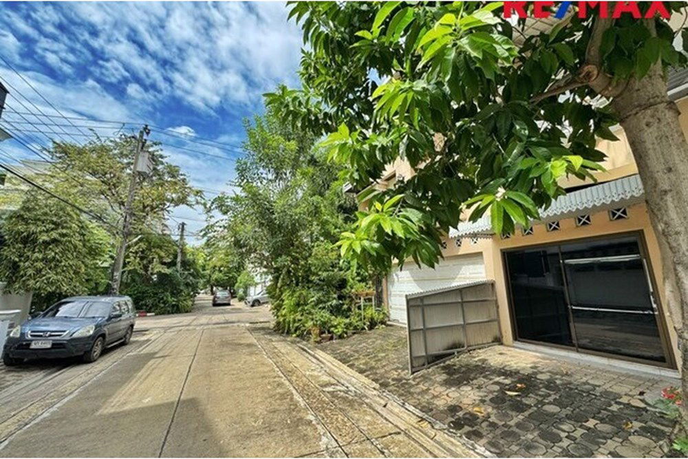 รูป [920091039-297] ขายทาวน์โฮม 3 ชั้น Garden City Lagoon ประชาชื่น - รูปที่ 3/24