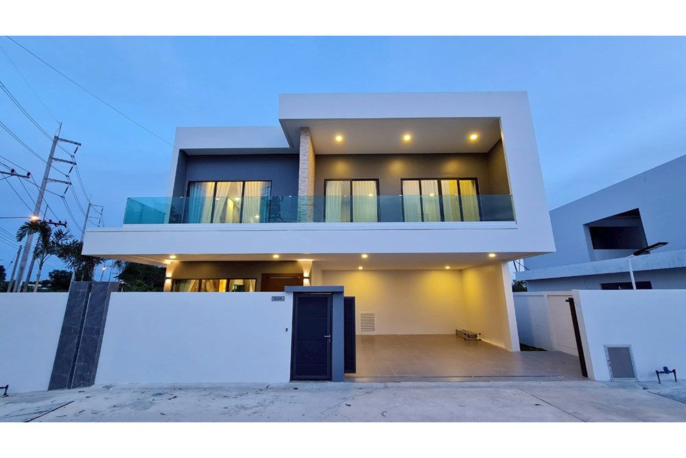 รูป [920311006-309] ขายพูลวิลล่าหรู สไตล์โมเดิร์น พัทยา - หนองไม้แก่น พร้อมเข้าอยู่! - รูปที่ 1/32