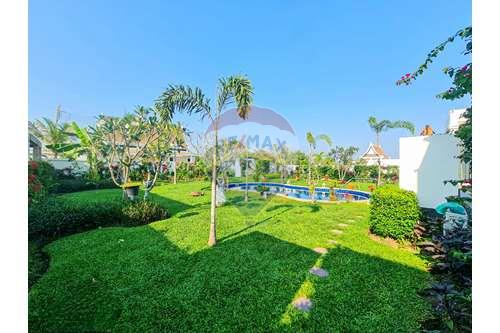 รูป [920601001-62] Brand New Villa Luxury Modern Thai Design in Sam Phra Ya For Sale - รูปที่ 7/41